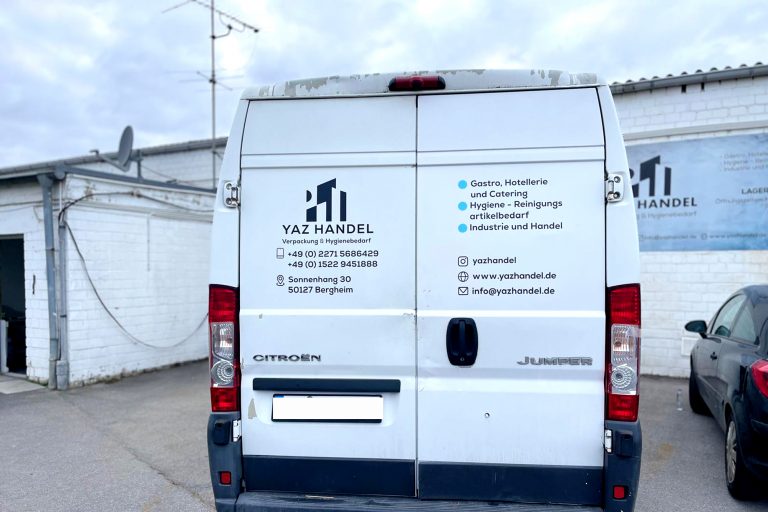 Mockup - Autobeschriftung - Yaz 2